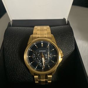 36mm Citizen Gold Mens watch!